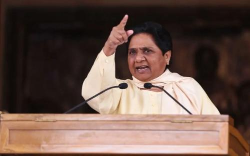 വന്ദേമാതരം തർക്കം: യഥാർത്ഥ ജനകീയ പ്രശ്നങ്ങളിൽ ശ്രദ്ധ കേന്ദ്രീകരിക്കാൻ മായാവതി