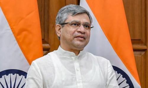 വന്ദേ ഭാരത് ട്രെയിനിന് ചെങ്ങന്നൂരിൽ സ്റ്റോപ്പ് അനുവദിക്കുന്ന കാര്യം പരിഗണിക്കുമെന്ന് കേന്ദ്ര റയിൽവേ മന്ത്രി വന്ദേ ഭാരത് ട്രെയിനിന് ചെങ്ങന്നൂരിൽ സ്റ്റോപ്പ് അനുവദിക്കുന്ന കാര്യം പരിഗണിക്കുമെന്ന് കേന്ദ്ര റയിൽവേ മന്ത്രി