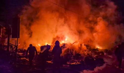 എക്സ്പ്രസ്‌വേയിൽ കാറിന് തീപിടിച്ച് അഞ്ച് മരണം; വൈഷ്ണോ ദേവി തീർത്ഥാടകർക്ക് ദാരുണാന്ത്യം