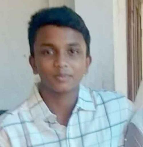 ഫുട്ബോള് കളിക്കാന് പോയ വിദ്യാര്ഥിയെ പെരിയാറില് മുങ്ങി മരിച്ച നിലയില് കണ്ടെത്തി; വിവരം പുറത്തുവന്നത് മകനെ കാണാതായതോടെ മാതാവ് പരാതിയുമായി പൊലീസ് സ്റ്റേഷനില് എത്തിയപ്പോള് ഫുട്ബോള് കളിക്കാന് പോയ വിദ്യാര്ഥിയെ പെരിയാറില് മുങ്ങി മരിച്ച നിലയില് കണ്ടെത്തി; വിവരം പുറത്തുവന്നത് മകനെ കാണാതായതോടെ മാതാവ് പരാതിയുമായി പൊലീസ് സ്റ്റേഷനില് എത്തിയപ്പോള്