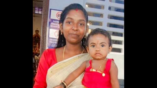 തൃശൂരിൽ കാണാതായ അമ്മയും കുഞ്ഞും പുഴയിൽ മരിച്ച നിലയിൽ തൃശൂരിൽ കാണാതായ അമ്മയും കുഞ്ഞും പുഴയിൽ മരിച്ച നിലയിൽ