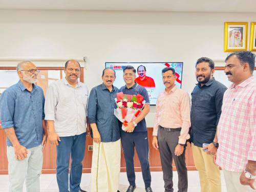 പമ്പാവാസൻ നായരെ മന്ത്രി ജി.ആർ. അനിൽ ആദരിച്ചു