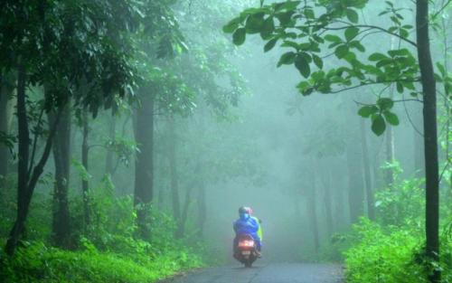 അറബിക്കടലിൽ ന്യൂനമർദം, ബംഗാൾ ഉൾക്കടലിൽ ചുഴലിക്കാറ്റ് ഭീതി: സംസ്ഥാനത്ത് അതിതീവ്ര മഴ മുന്നറിയിപ്പ്!