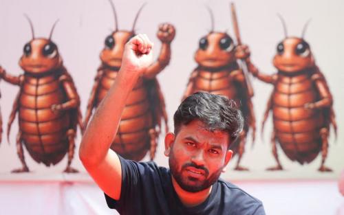 പുതിയ പാർലമെന്റാവാം, എന്തുകൊണ്ട് പുതിയ സ്‌കൂളുകളില്ല?' ഗ്രാമങ്ങളിലെ സ്‌കൂളുകളുടെ വികസനത്തിന് രാജ്യവ്യാപക പ്രക്ഷോഭവുമായി കോക്രോച്ച് ജനതാ പാർട്ടി