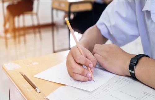 പ്ളസ് ടു, വൊക്കേഷണൽ ഹയർ സെക്കൻഡറി പരീക്ഷകൾക്ക് തുടക്കം