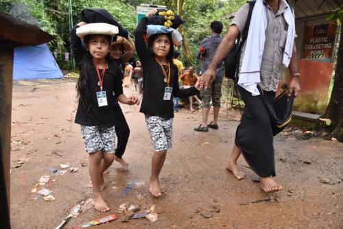 കുട്ടികള്‍ക്ക് കൊവിഡ് പരിശോധന വേണ്ട; ശബരിമല മാനദണ്ഡം പുതുക്കി