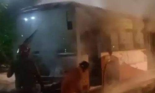 പമ്പയിൽ വീണ്ടും ബസിന് തീപിടിച്ചു; ഡ്രൈവറും കണ്ടക്ടറും ചാടി രക്ഷപ്പെട്ടു പമ്പയിൽ വീണ്ടും ബസിന് തീപിടിച്ചു; ഡ്രൈവറും കണ്ടക്ടറും ചാടി രക്ഷപ്പെട്ടു
