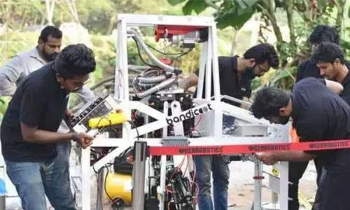 യുപിയിലേക്ക് കേരളത്തില് നിര്മ്മിച്ച സ്മാർട്ട് റോബോട്ടുകള് യുപിയിലേക്ക് കേരളത്തില് നിര്മ്മിച്ച സ്മാർട്ട് റോബോട്ടുകള്