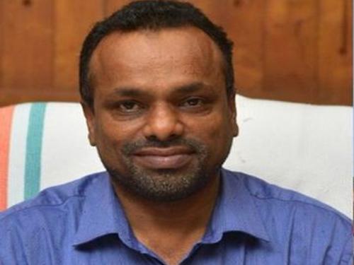 കൊല്ലം കളക്ടർ ക്വാറന്റൈനിൽ കൊല്ലം കളക്ടർ ക്വാറന്റൈനിൽ