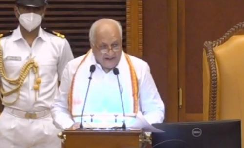 കേന്ദ്ര ഏജൻസികൾ സംസ്ഥാനത്തിന്റെ വികസന പദ്ധതികളെ തടസ്സപ്പെടുത്തിയെന്ന് ഗവര്ണർ കേന്ദ്ര ഏജൻസികൾ സംസ്ഥാനത്തിന്റെ വികസന പദ്ധതികളെ തടസ്സപ്പെടുത്തിയെന്ന് ഗവര്ണർ