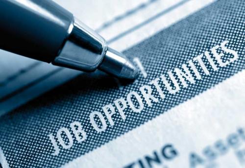 സ്വദേശിവൽക്കരണം ശക്തമാക്കി ബഹ്‌റൈൻ: വിദേശി തൊഴിലാളികളുടെ ഫീസിൽ വർധനവ് വരുത്തിയതായി തൊഴിൽമന്ത്രാലയം