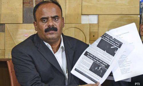 പ്രജ്ജ്വലിനെതിരെയുള്ള ലൈംഗികാതിക്രമ കേസ്; തെളിവ് പുറത്തുവിട്ട ബിജെപി നേതാവിനെ കസ്റ്റഡിയിലെടുത്തു പ്രജ്ജ്വലിനെതിരെയുള്ള ലൈംഗികാതിക്രമ കേസ്; തെളിവ് പുറത്തുവിട്ട ബിജെപി നേതാവിനെ കസ്റ്റഡിയിലെടുത്തു