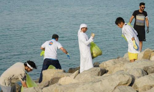 കണ്ടൽ‍­ക്കാ­ടു­കളി­ൽ‍­നി­ന്ന് 500 കി­ലോ­ മാ­ലി­ന്യം നീ­ക്കി­
