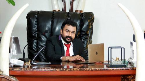 റോക്കറ്റ് വിക്ഷേപണത്തിന് ഉപയോഗിക്കുന്ന രാസപദാർത്ഥം; മോൻസൻ മാവുങ്കലിനെതിരെ ഒരു കേസ് കൂടി റോക്കറ്റ് വിക്ഷേപണത്തിന് ഉപയോഗിക്കുന്ന രാസപദാർത്ഥം; മോൻസൻ മാവുങ്കലിനെതിരെ ഒരു കേസ് കൂടി