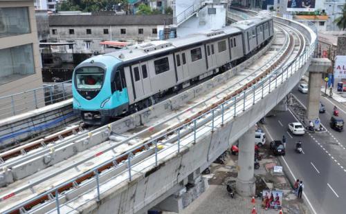 കൊച്ചി മെട്രോ: പുതിയ പാതയിലെ പരീക്ഷണ ഓട്ടം വിജയകരം   