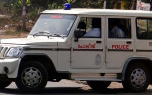 വീടുകയറി ആക്രമണം; തൃക്കരിപ്പൂരിൽ എട്ട് മാസം പ്രായമായ കുഞ്ഞ് ഉൾപ്പടെ ഏഴ് പേർക്ക് പരിക്ക് വീടുകയറി ആക്രമണം; തൃക്കരിപ്പൂരിൽ എട്ട് മാസം പ്രായമായ കുഞ്ഞ് ഉൾപ്പടെ ഏഴ് പേർക്ക് പരിക്ക്