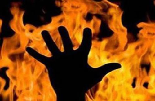തമിഴ്‌നാട്ടിൽ പത്താംക്ലാസ് വിദ്യാർത്ഥിനിയെ ചുട്ടുകൊന്നു   