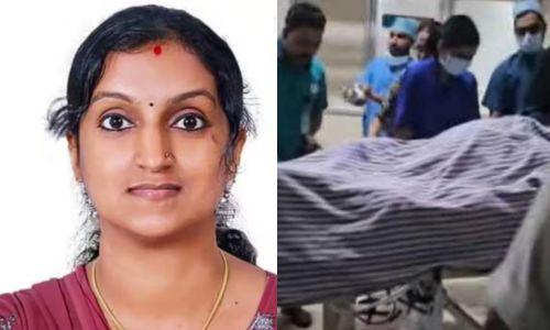 ഗർഭസ്ഥശിശുവും അമ്മയും മരിച്ച സംഭവം; മൃതദേഹവുമായി ആശുപത്രിക്കു മുന്നിൽ പ്രതിഷേധം ഗർഭസ്ഥശിശുവും അമ്മയും മരിച്ച സംഭവം; മൃതദേഹവുമായി ആശുപത്രിക്കു മുന്നിൽ പ്രതിഷേധം