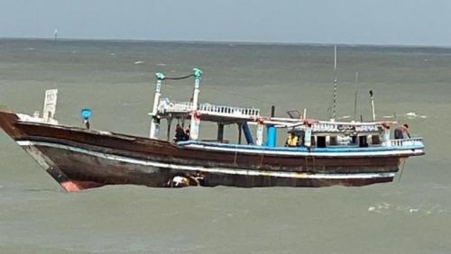 200 കോടിയുടെ ലഹരി മരുന്നുമായി പാക് ബോട്ട് ഗുജറാത്ത് തീരത്ത് പിടിയിൽ 200 കോടിയുടെ ലഹരി മരുന്നുമായി പാക് ബോട്ട് ഗുജറാത്ത് തീരത്ത് പിടിയിൽ
