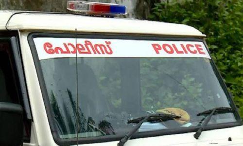 പാലക്കാട് ബിജെപി പ്രവര്ത്തകന്റെ വീട്ടില് നിന്ന് സ്ഫോടകവസ്തുക്കള് പിടികൂടി പാലക്കാട് ബിജെപി പ്രവര്ത്തകന്റെ വീട്ടില് നിന്ന് സ്ഫോടകവസ്തുക്കള് പിടികൂടി
