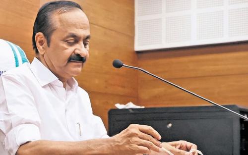 യുഡിഎഫ് മന്ത്രിമാരുടെ വിദേശയാത്ര; ഒമ്പതിൽ എട്ടും വ്യക്തിപരം, കെ.എം. ഷാജിയുടെ യാത്രയിൽ വിശദീകരണവുമായി മുഖ്യമന്ത്രി