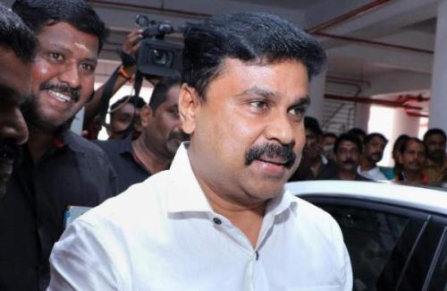 നടിയെ ആക്രമിച്ച കേസ്: വിചാരണ പൂർത്തിയാക്കാൻ ആറ് മാസത്തെ സമയം അനുവദിക്കണമെന്ന് പ്രത്യേക കോടതി നടിയെ ആക്രമിച്ച കേസ്: വിചാരണ പൂർത്തിയാക്കാൻ ആറ് മാസത്തെ സമയം അനുവദിക്കണമെന്ന് പ്രത്യേക കോടതി