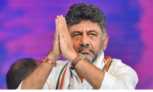 തൃശൂരിൽ കെ മുരളീധരന് വേണ്ടി പ്രചരണത്തിനിറങ്ങി ഡി. കെ ശിവകുമാർ തൃശൂരിൽ കെ മുരളീധരന് വേണ്ടി പ്രചരണത്തിനിറങ്ങി ഡി. കെ ശിവകുമാർ