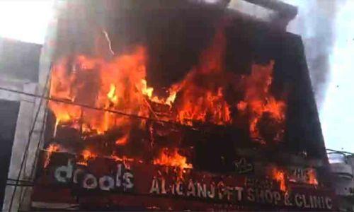 ലഖ്‌നൗ തീപ്പിടിത്തം: നാലുപേർ അറസ്റ്റിൽ, നാല് ഉദ്യോഗസ്ഥർക്ക് സസ്പെൻഷൻ