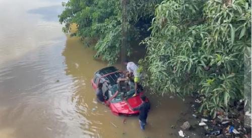 മലപ്പുറത്ത് കാർ പുഴയിലേക്ക് മറിഞ്ഞ് ഒരു മരണം