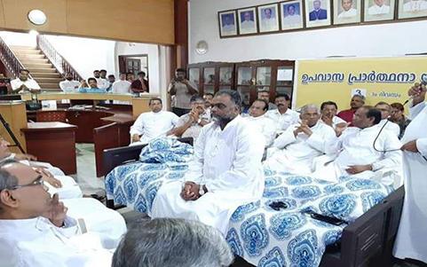 കർദ്ദിനാളിനെതിരായ വിമത വൈദികരുടെ സമരം അവസാനിപ്പിച്ചു