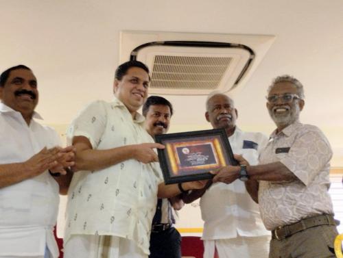 പപ്പൻ ചിരന്തന നാടക അവാർഡ് 2023 വിജയി സതീഷ്. കെ. സതീഷ് പപ്പൻ ചിരന്തന നാടക അവാർഡ് 2023 വിജയി സതീഷ്. കെ. സതീഷ്