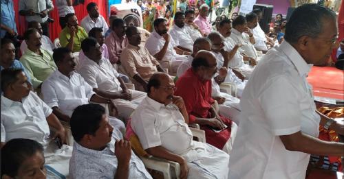 ശബരിമലയെ അതിന്റെ പ്രൗഢിയോടെ നിലനിർത്തുമെന്ന് പിണറായി
