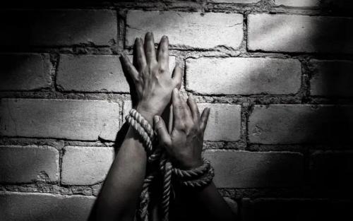 മനുഷ്യക്കടത്ത് തടയാൻ കർശന നടപടികളുമായി ഒമാൻ; അന്താരാഷ്ട്ര തലത്തിൽ ശ്രദ്ധ നേടി പുതിയ നിയമങ്ങൾ