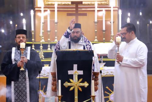 ബഹ്റൈൻ സെന്റ് മേരീസ് കത്തീഡ്രലിൽ ഭക്തിനിർഭരമായ പെസഹാ ശുശ്രൂഷകൾ നടന്നു