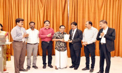 വയലാർ ശരത്ചന്ദ്ര വർമ ഇന്ത്യൻ സ്കൂൾ സന്ദർശിച്ചു വയലാർ ശരത്ചന്ദ്ര വർമ ഇന്ത്യൻ സ്കൂൾ സന്ദർശിച്ചു