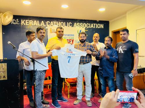 കൊല്ലം പ്രവാസി അസോസിയേഷൻ ക്രിക്കറ്റ് ടീം കെ.പി.എ ടസ്കേഴ്സിന്റെ ജേഴ്സി പ്രകാശനം ചെയ്തു കൊല്ലം പ്രവാസി അസോസിയേഷൻ ക്രിക്കറ്റ് ടീം കെ.പി.എ ടസ്കേഴ്സിന്റെ ജേഴ്സി പ്രകാശനം ചെയ്തു