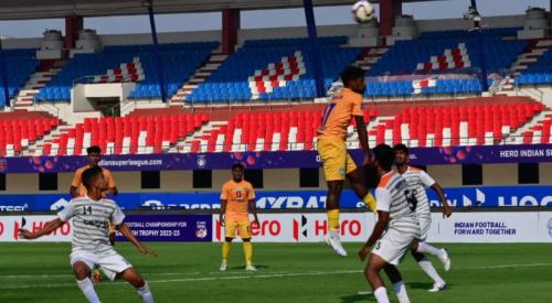 മഹാരാഷ്ട്രക്ക് എതിരെ തകർന്ന് കേരളം; ആദ്യ പകുതിയിൽ നാല് ഗോളുകൾക്ക് പുറകിൽ