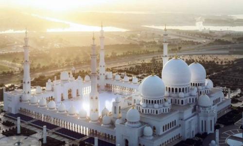 ഷെ­യ്ഖ് സാ­യിദ് ഗ്രാ­ൻ­ഡ് മസ്ജി­ദിലേക്ക് സന്ദർശക പ്രവാഹം