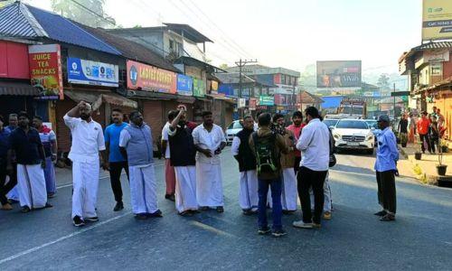 വയനാട്ടിൽ യു.ഡി.എഫ് ഹർത്താലിൽ സംഘർഷം; വാഹനങ്ങൾ തടഞ്ഞ പ്രവർത്തകരെ അറസ്റ്റ് ചെയ്തു നീക്കി