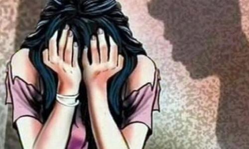 വാ­ളയാ­റി­ലെ­ പതി­നാ­റു­കാ­രി­യു­ടെ­ മരണം : പീ­ഡനത്തി­നി­രയാ­യി­ട്ടു­ണ്ടെ­ന്ന് സൂ­ചന