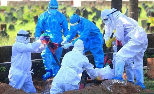 ശ്മശാനങ്ങളിൽ സംസ്കാരത്തിന് പ്രതിസന്ധി: കേരളം ആശങ്കയിൽ ശ്മശാനങ്ങളിൽ സംസ്കാരത്തിന് പ്രതിസന്ധി: കേരളം ആശങ്കയിൽ