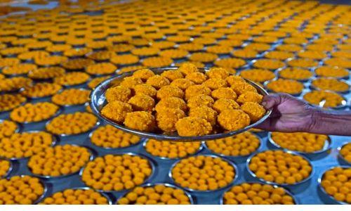 അയോധ്യ രാമക്ഷേത്ര പ്രതിഷ്ഠ; ഒരു ലക്ഷം ലഡു സമർപ്പിക്കാനൊരുങ്ങി തിരുമല തിരുപ്പതി ദേവസ്വം. അയോധ്യ രാമക്ഷേത്ര പ്രതിഷ്ഠ; ഒരു ലക്ഷം ലഡു സമർപ്പിക്കാനൊരുങ്ങി തിരുമല തിരുപ്പതി ദേവസ്വം.