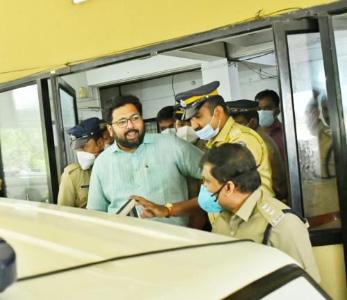 ശബരിനാഥന്റെ ചാറ്റ് ചോർന്ന സംഭവത്തിൽ രണ്ട് യൂത്ത് കോൺഗ്രസ് നേതാക്കൾക്ക് സസ്പെൻഷൻ ശബരിനാഥന്റെ ചാറ്റ് ചോർന്ന സംഭവത്തിൽ രണ്ട് യൂത്ത് കോൺഗ്രസ് നേതാക്കൾക്ക് സസ്പെൻഷൻ