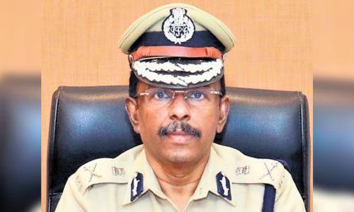 അസുഖമെങ്കിൽ ആംബുലന്സില് പൊയ്ക്കൂടേ : എഡിജിപിയുടെ ട്രാക്ടർ യാത്രയിൽ ഹൈക്കോടതി അസുഖമെങ്കിൽ ആംബുലന്സില് പൊയ്ക്കൂടേ : എഡിജിപിയുടെ ട്രാക്ടർ യാത്രയിൽ ഹൈക്കോടതി