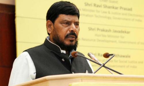 പാ­കി­സ്ഥാ­നു­മാ­യി­ യു­ദ്ധമാ­വാ­മെ­ന്ന് രാംദാസ് അത്താ­വാ­ല