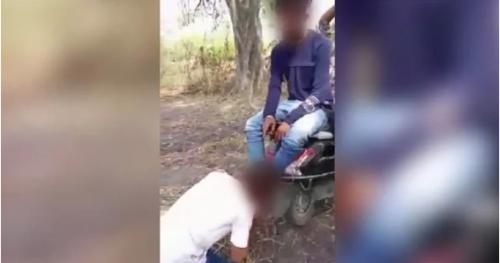 ഉത്തർ‍പ്രദേശിൽ‍ ദളിത് വിദ്യാർ‍ഥിയെ കൊണ്ട് കാൽ നക്കിച്ചു