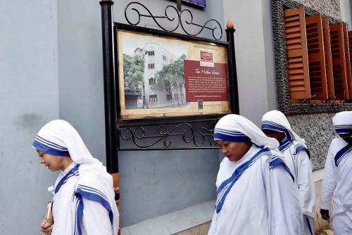 മദർ തെരേസയുടെ മിഷനറീസ് ഓഫ് ചാരിറ്റിയുടെ അക്കൗണ്ടുകൾ മരവിപ്പിച്ചിട്ടില്ലെന്ന് കേന്ദ്രം മദർ തെരേസയുടെ മിഷനറീസ് ഓഫ് ചാരിറ്റിയുടെ അക്കൗണ്ടുകൾ മരവിപ്പിച്ചിട്ടില്ലെന്ന് കേന്ദ്രം