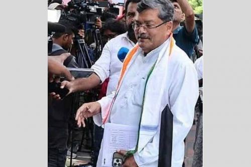 ഹൈക്കമാൻഡ് നിരീക്ഷകരുടെ റിപ്പോർട്ട് ചോർന്നു; മുഖ്യമന്ത്രി ചർച്ചകൾക്കിടെ കോൺഗ്രസിൽ വൻ വിവാദം
