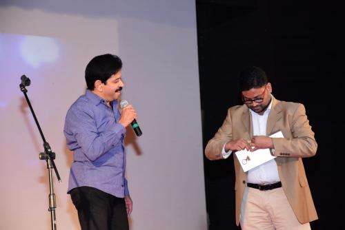 ആ വാച്ച് എങ്ങിനെ പെട്ടിയിലെത്തി? ആ വാച്ച് എങ്ങിനെ പെട്ടിയിലെത്തി?