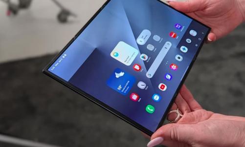 ഫോൾഡബിൾ ഫോണുകളിൽ വിപ്ലവത്തിനൊരുങ്ങി സാംസങ്; ഗാലക്‌സി ഇസഡ് ഫോൾഡ് 8 വരുന്നു